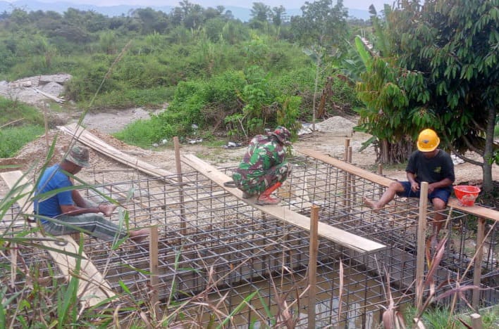 Buka Isolasi Wilayah, Kodim 1607/Sumbawa dan Masyarakat Gotong Royong Bangun Jembatan Garuda