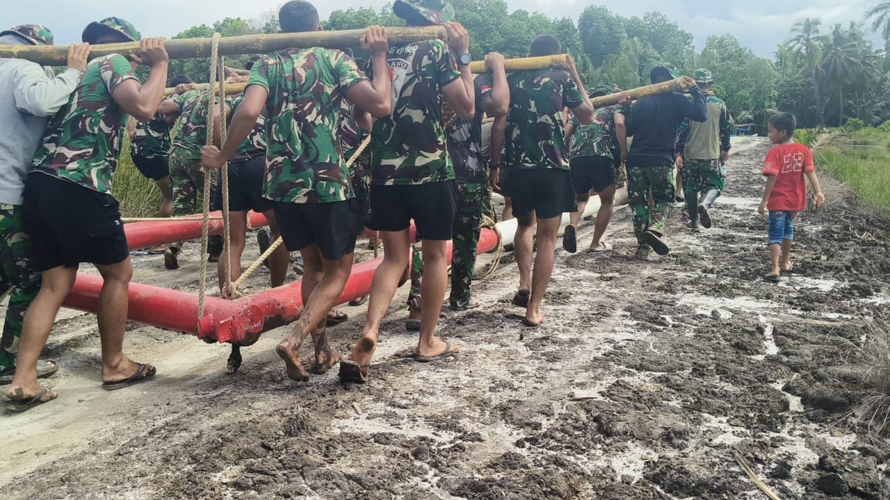 Satgas TMMD dan Komunitas Bersatu Membangun Jembatan di Konawe Utara