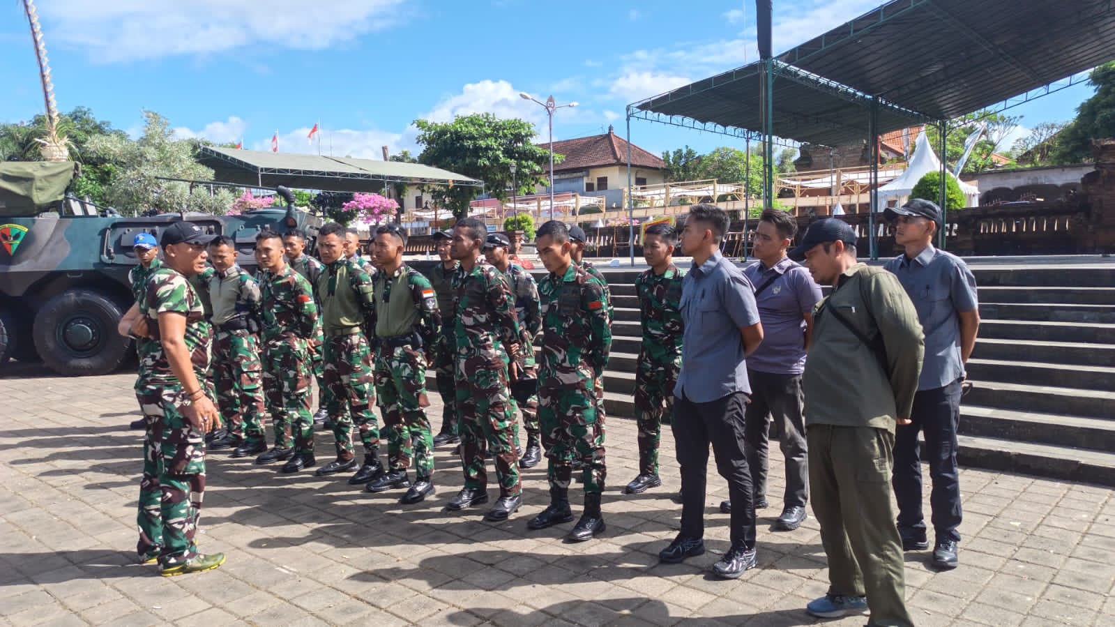 Sukses Meriahkan Festival Semarapura Ke 8, Alutsista Anoa AP Meninggalkan Bumi Serombotan