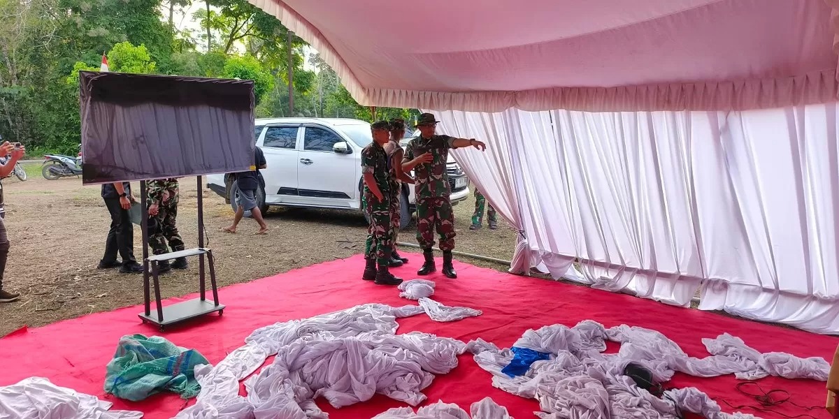 Dansatgas TMMD dan Kasi Pers 044/Gapo Tinjau Persiapan Penutupan Program