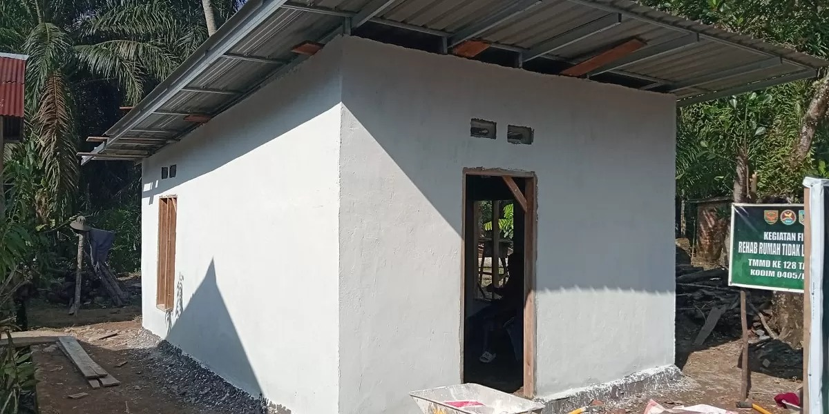 RTLH Titik 1 TMMD 128 Masuki Tahap Finishing Pengecatan Luar