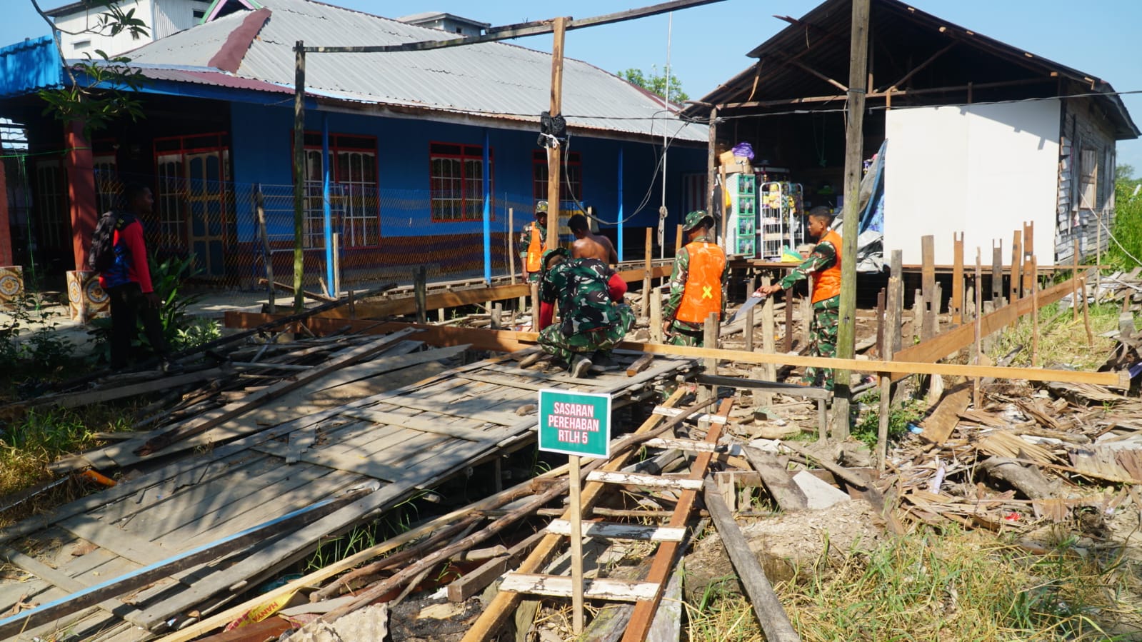 Pembangunan Pondasi RTLH TMMD: Langkah Awal Menuju Hunian Sejahtera untuk Ibu Rini