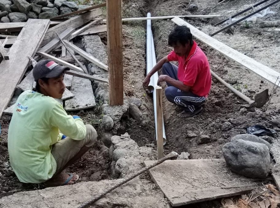 Pembangunan Fasilitas Sanitasi RTLH di Bone oleh Satgas TMMD