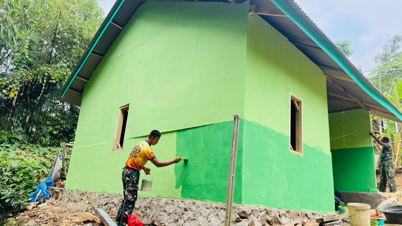 Kodim 0410/KBL Percepat Pembangunan RTLH TMMD Ke-129 di Rumah Bapak Siswanto
