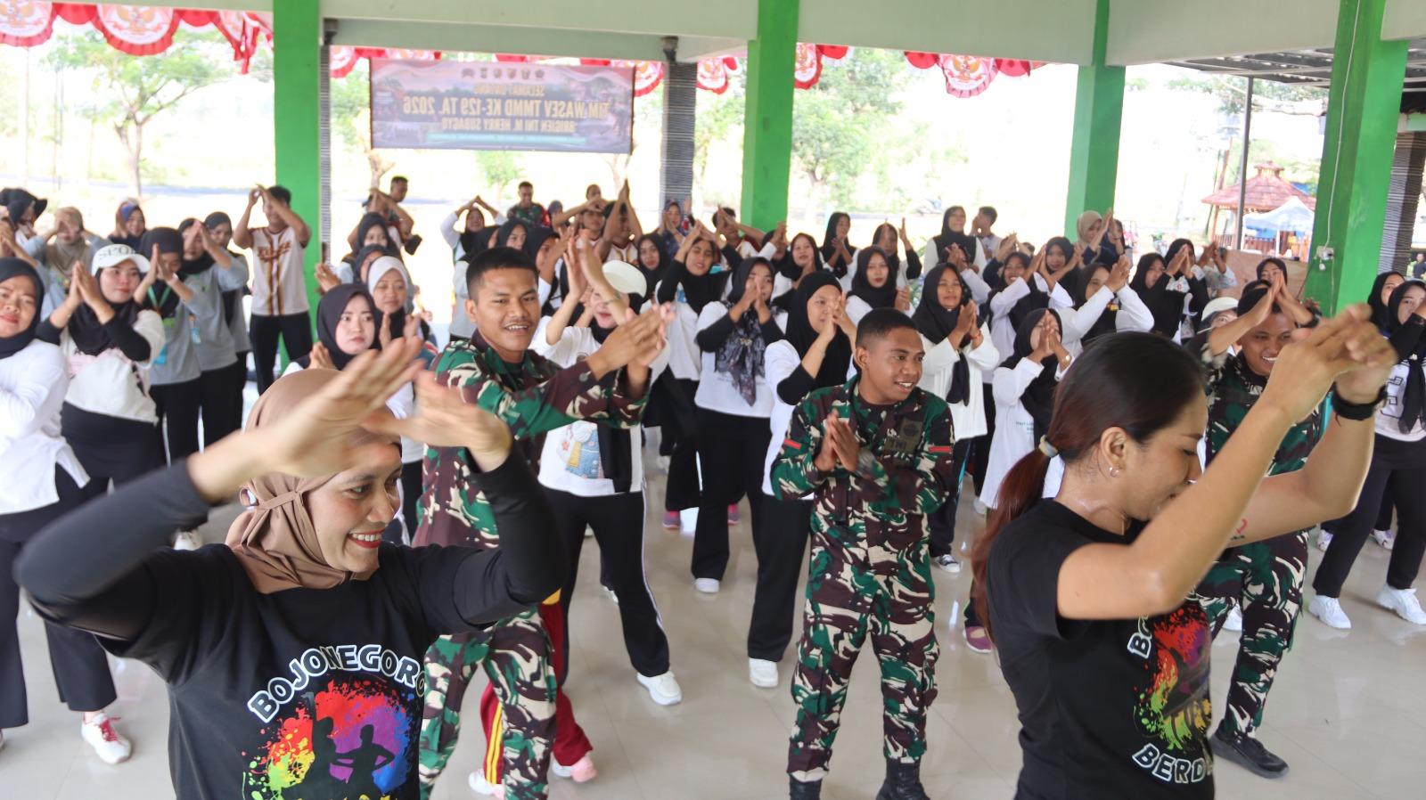 Kolaborasi TNI dan Warga Kesongo dalam Seni Senam Line Dance