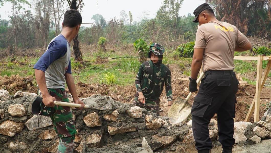 Inisiatif Bersama TNI dan Polri untuk Membangun Luwu Timur Melalui TMMD