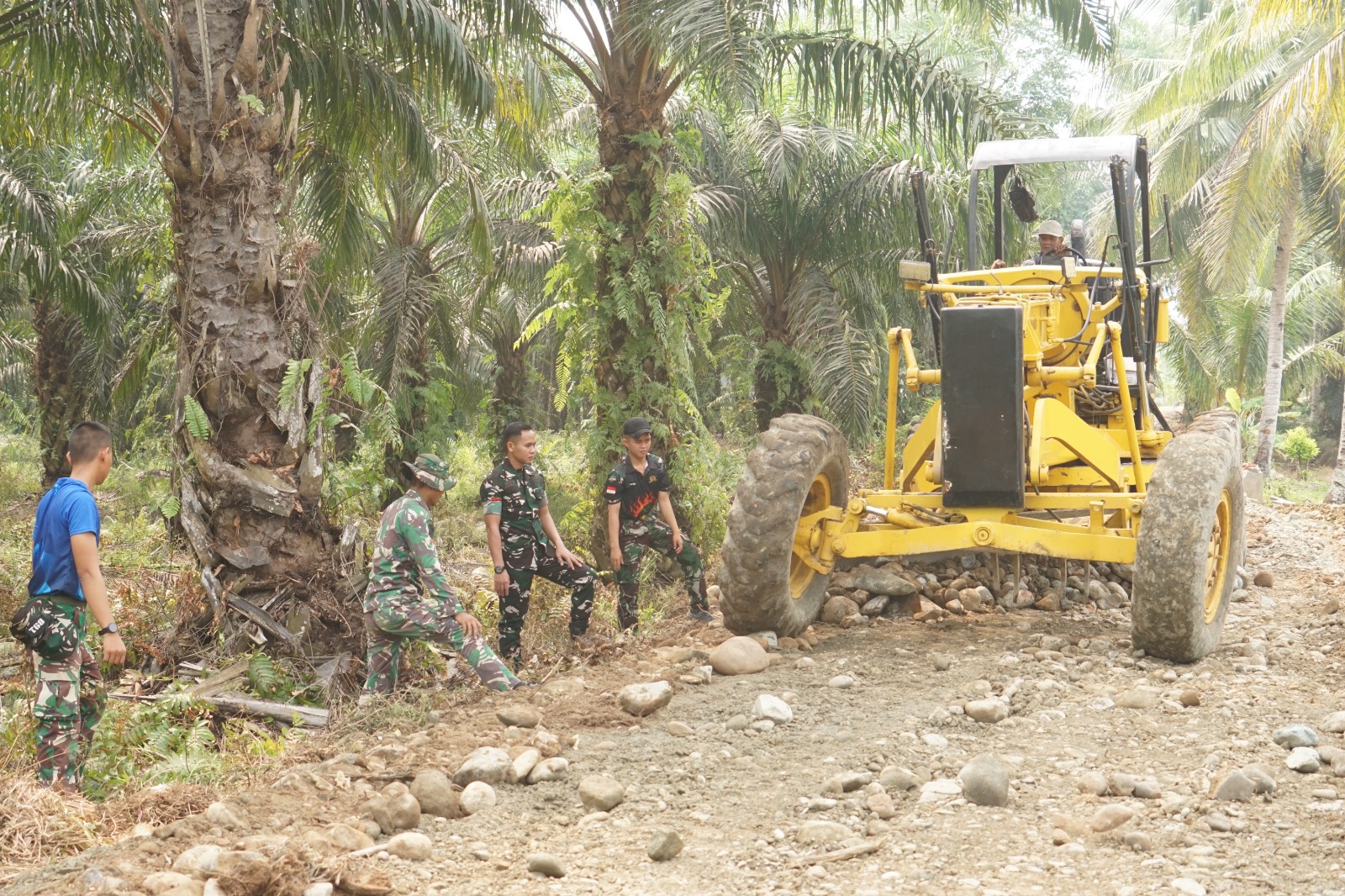Program TMMD ke-130: Jalan Baru Elektrolit bagi Ekonomi Warga Perbatasan